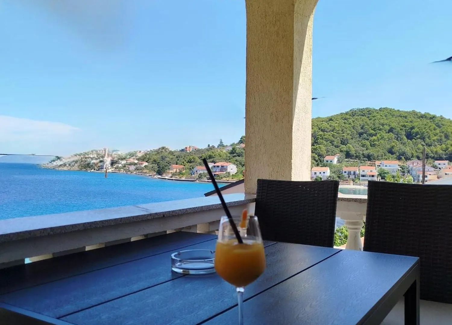 Villa Cortes Mali Iz Guest house