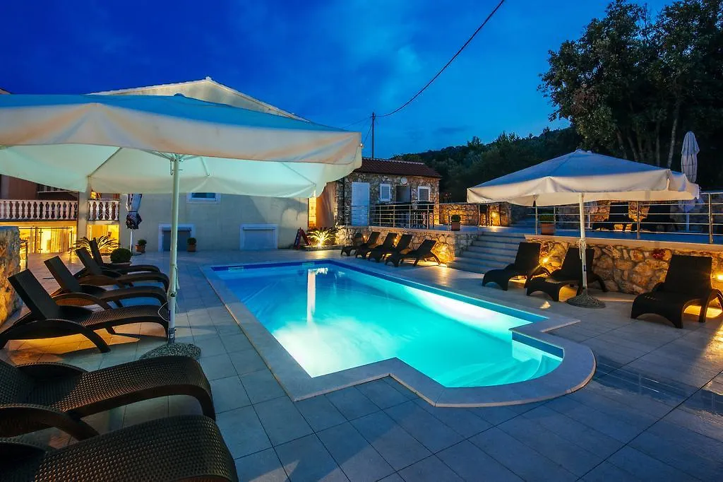 Villa Cortes Mali Iz Guest house