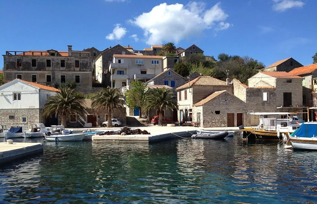 Guest house Villa Cortes Mali Iz
