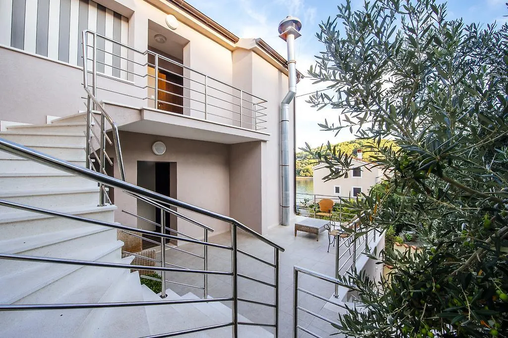Villa Cortes Mali Iz Guest house
