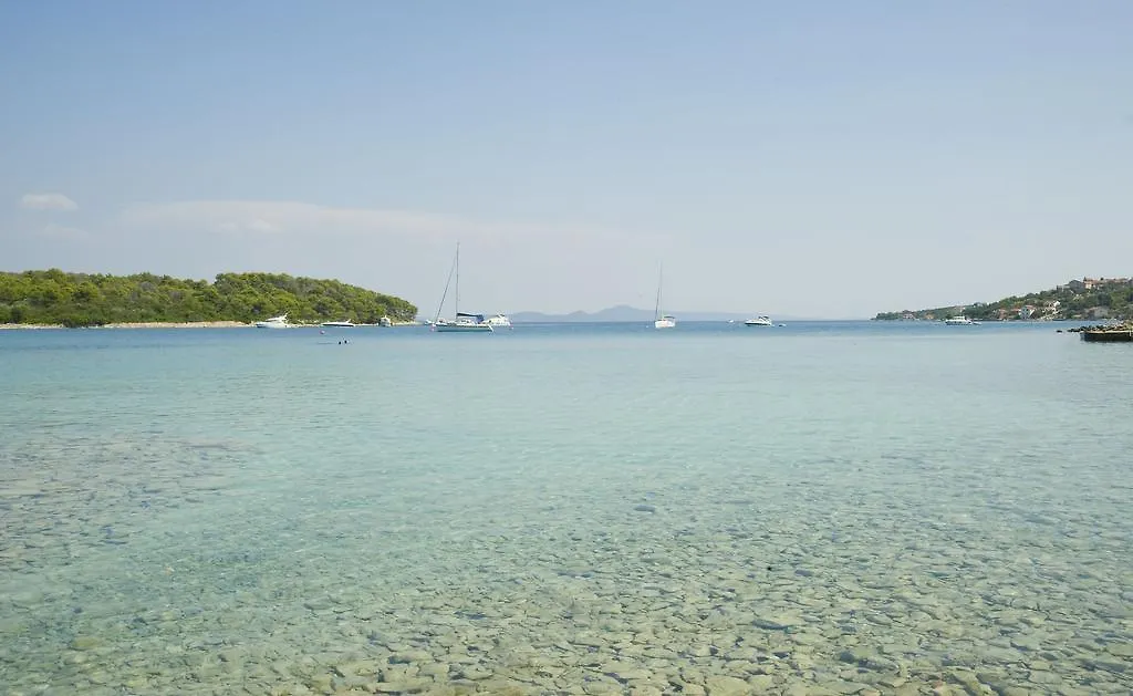 Villa Cortes Mali Iz 0*,  Croatia