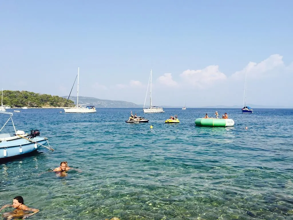 Guest house Villa Cortes Mali Iz Croatia